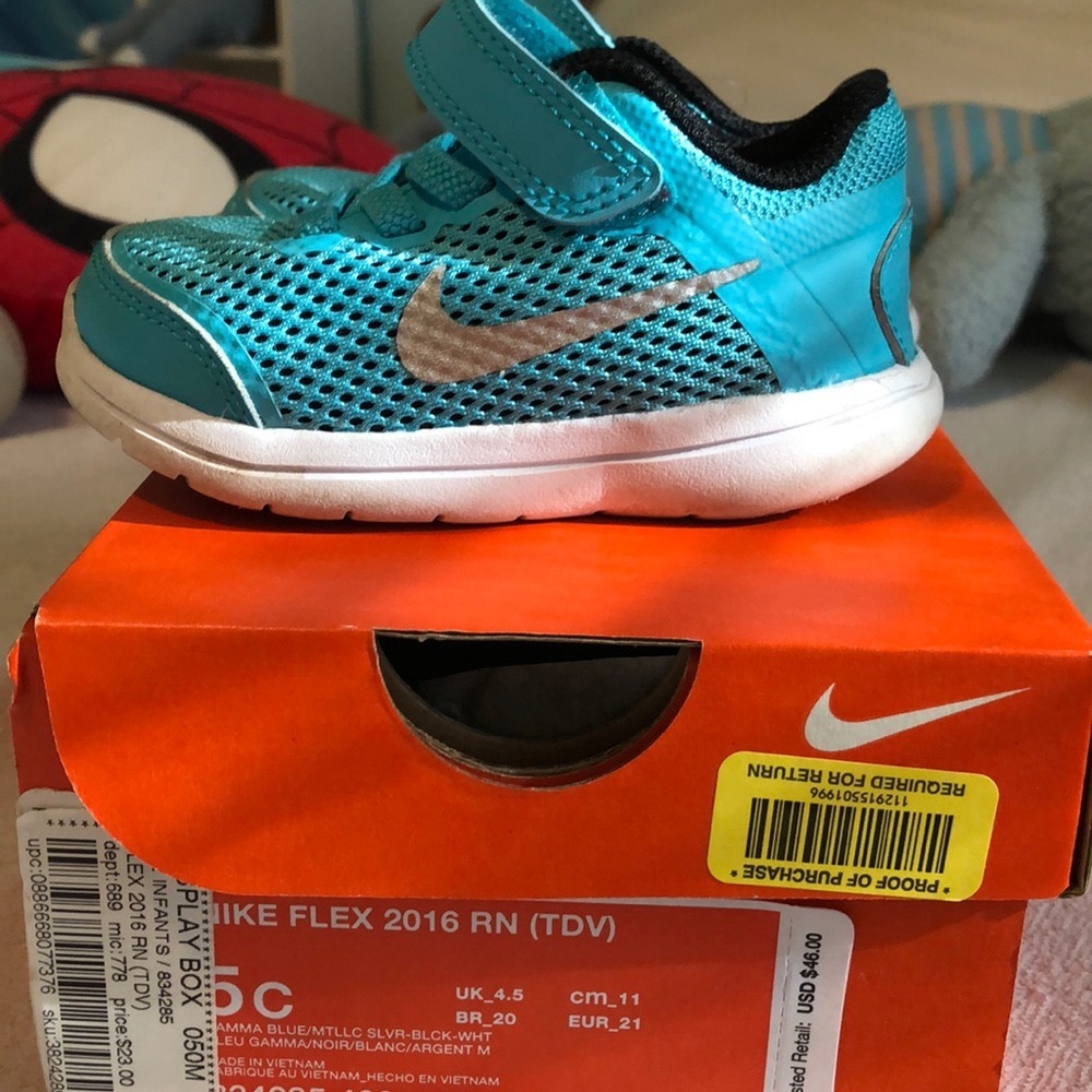 Nike toddler sneakers